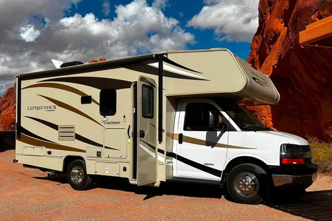 ❤️ Coachmen Leprechaun  Class C ❤️