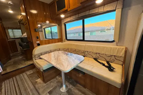❤️ Coachmen Leprechaun  Class C ❤️