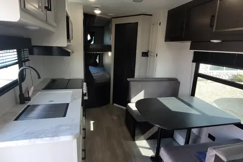 2022 Jay Flight SLX 8 | 224BHW