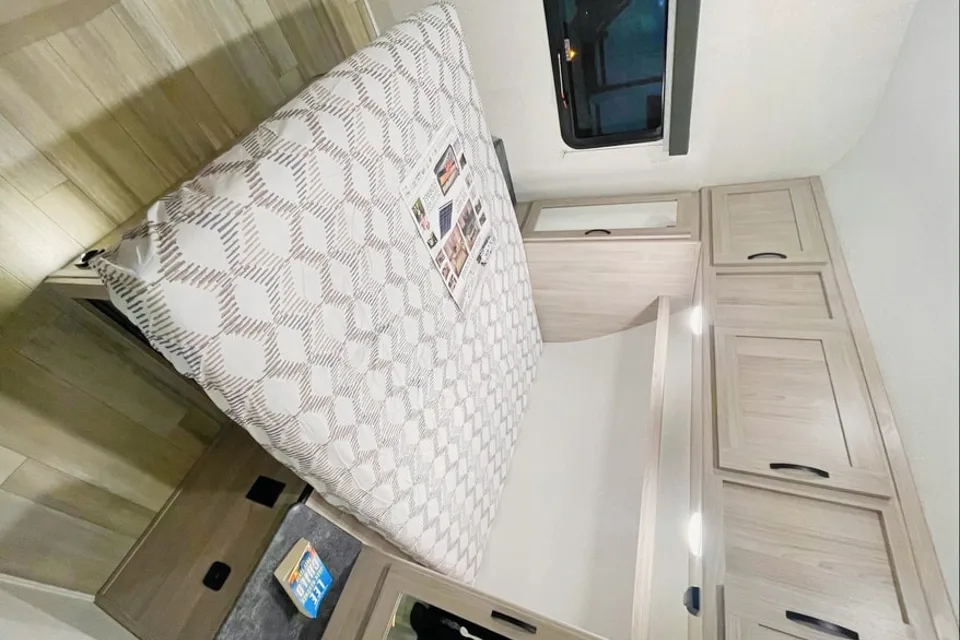 Brock's and Rhiannon’s Cozy Coachmen Northern Sprit  Travel Trailer