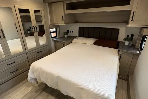 David's Grand Design 41G Momentum Fifth Wheel