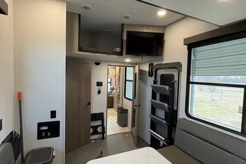David's Grand Design 41G Momentum Fifth Wheel