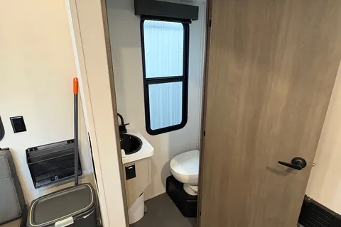 David's Grand Design 41G Momentum Fifth Wheel