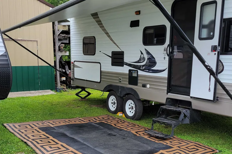 Michael 's Layton 264B Skycat Travel Trailer