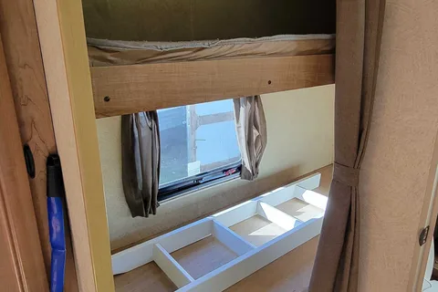 Michael 's Layton 264B Skycat Travel Trailer