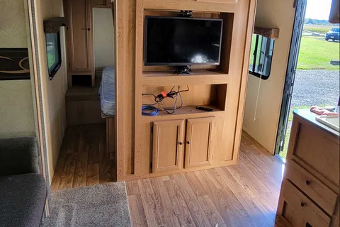 Michael 's Layton 264B Skycat Travel Trailer