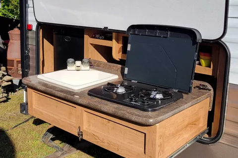 Michael 's Layton 264B Skycat Travel Trailer