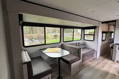 Jay Jay Prêt-à-Camper | Roulotte familiale livrée au camping