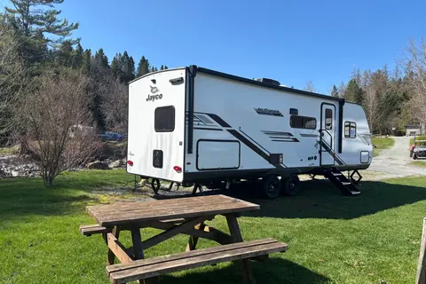 Jay Jay Prêt-à-Camper | Roulotte familiale livrée au camping