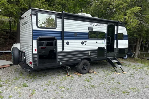 Wolf Pup limited Travel Trailer 24 ft