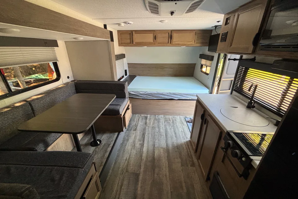 Espanola Wolf Pup limited 17JW Travel Trailer