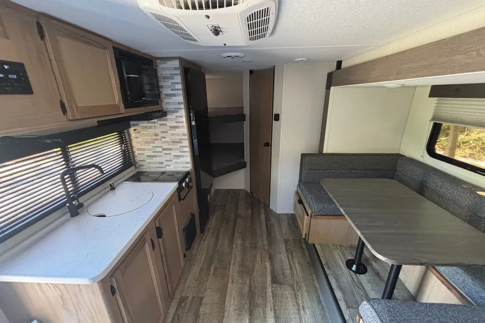 Espanola Wolf Pup limited 17JW Travel Trailer