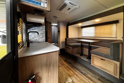 Wolf Pup limited Travel Trailer 24 ft