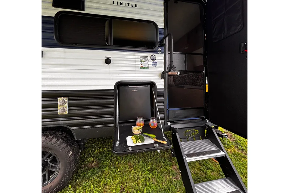 Wolf Pup limited Travel Trailer 24 ft