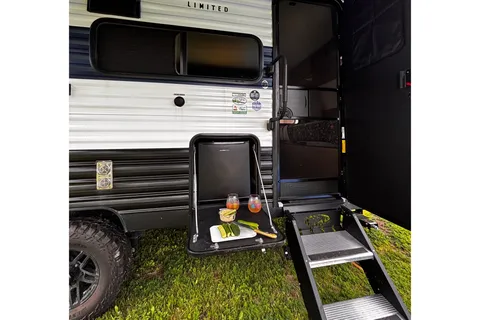 Wolf Pup limited Travel Trailer 24 ft