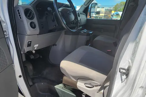Marty's Thor Majestic 23 ft Class C Motorhome 
