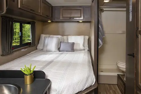 Marty's Thor Majestic 23 ft Class C Motorhome 
