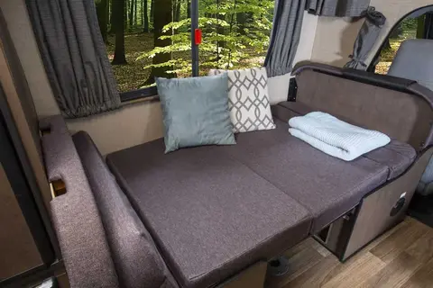Marty's Thor Majestic 23 ft Class C Motorhome 