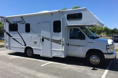 Marty's Thor Majestic 23 ft Class C Motorhome 