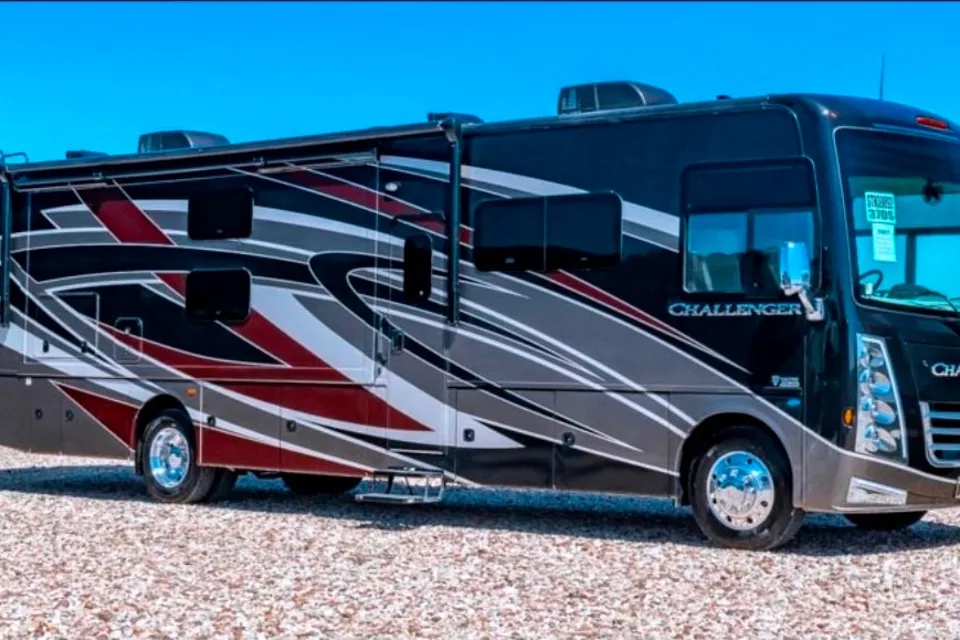 Challenger 2022 Thor Motor Coach - ONLY "G" License Required!