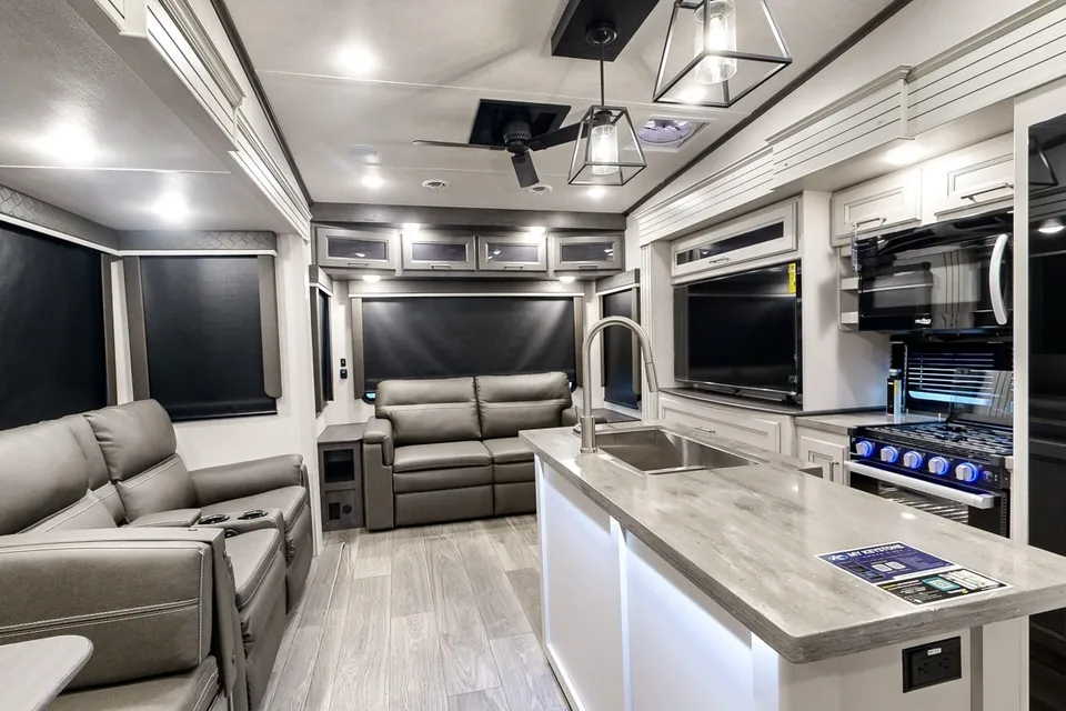 22' Keystone Cougar 368MBI Fifth Wheel