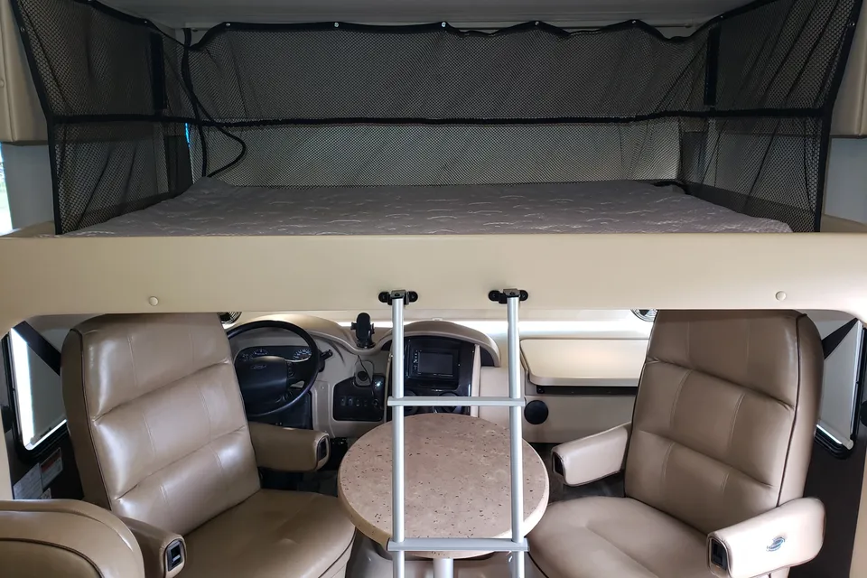 Luxury Class A Thor Challenger 37TB Bunkhouse - DELIVERY & SETUP by OWNER ONLY