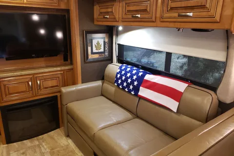 Luxury Class A Thor Challenger 37TB Bunkhouse - DELIVERY & SETUP by OWNER ONLY
