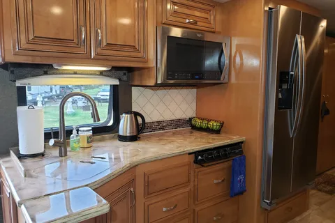 Luxury Class A Thor Challenger 37TB Bunkhouse - DELIVERY & SETUP by OWNER ONLY