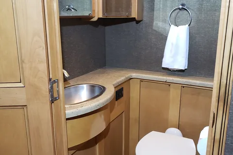 Luxury Class A Thor Challenger 37TB Bunkhouse - DELIVERY & SETUP by OWNER ONLY