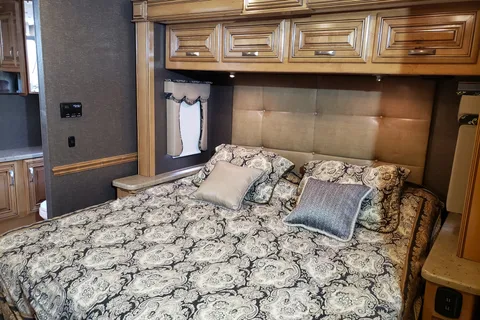 Luxury Class A Thor Challenger 37TB Bunkhouse - DELIVERY & SETUP by OWNER ONLY