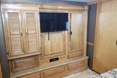 Luxury Class A Thor Challenger 37TB Bunkhouse - DELIVERY & SETUP by OWNER ONLY
