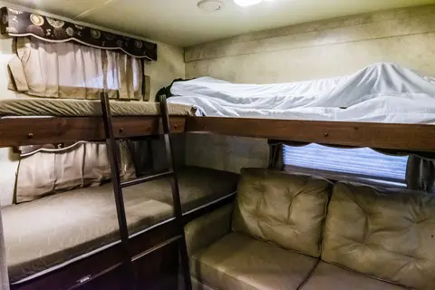 Best Family Unit FlagstaffBHWS 34’ Bunk model