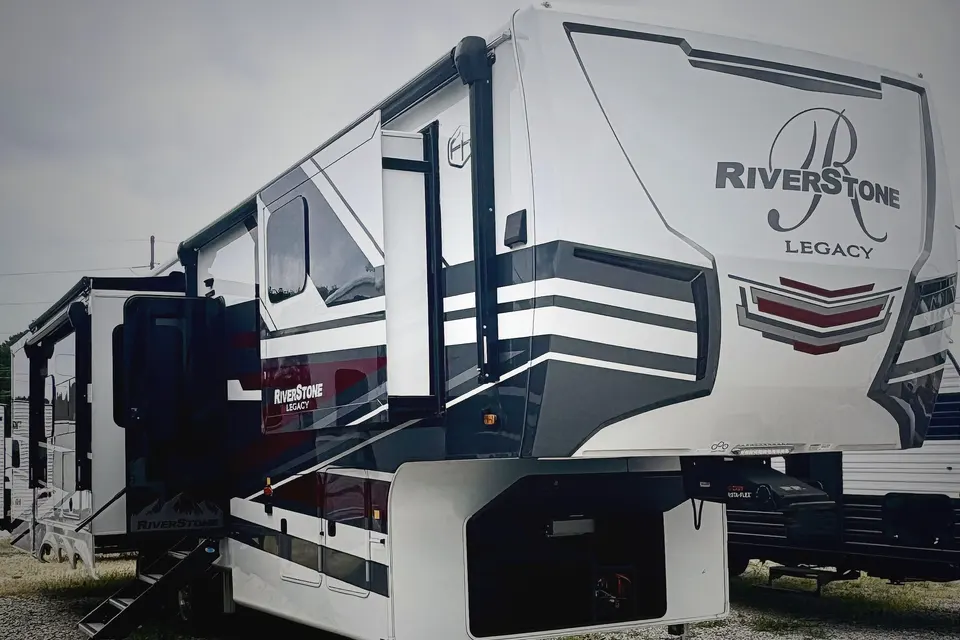 Pristine!! 2025 Forest River Riverstone Legacy 442MC Fifth Wheel