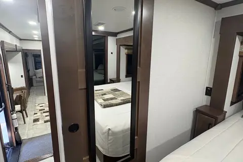 Pristine!! 2025 Forest River Riverstone Legacy 442MC Fifth Wheel