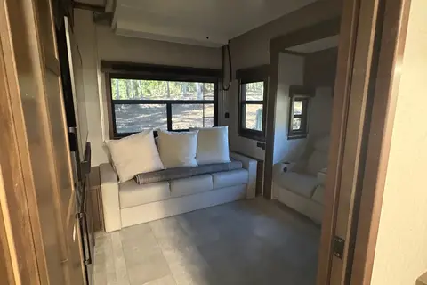 Pristine!! 2025 Forest River Riverstone Legacy 442MC Fifth Wheel