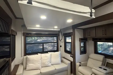 Pristine!! 2025 Forest River Riverstone Legacy 442MC Fifth Wheel