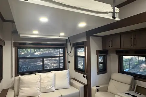 Pristine!! 2025 Forest River Riverstone Legacy 442MC Fifth Wheel