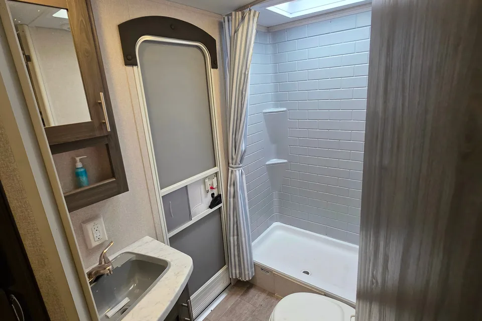 Brandon's Grand River 269BHS Comfortline Travel Trailer