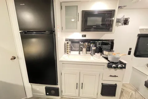 Forest Salem RV trailer Sleeps 7 Lightweight