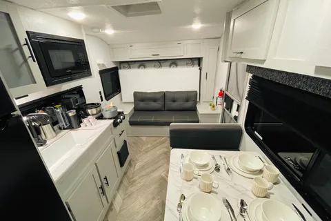 Forest Salem RV trailer Sleeps 7 Lightweight