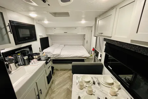 Forest Salem RV trailer Sleeps 7 Lightweight