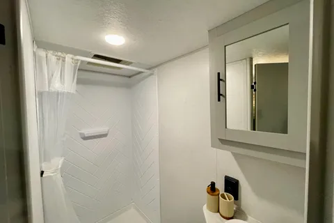 Forest Salem RV trailer Sleeps 7 Lightweight