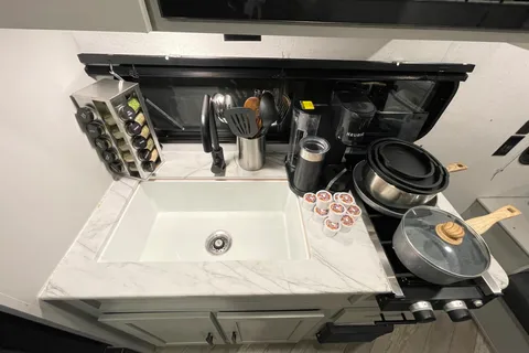 Forest Salem RV trailer Sleeps 7 Lightweight
