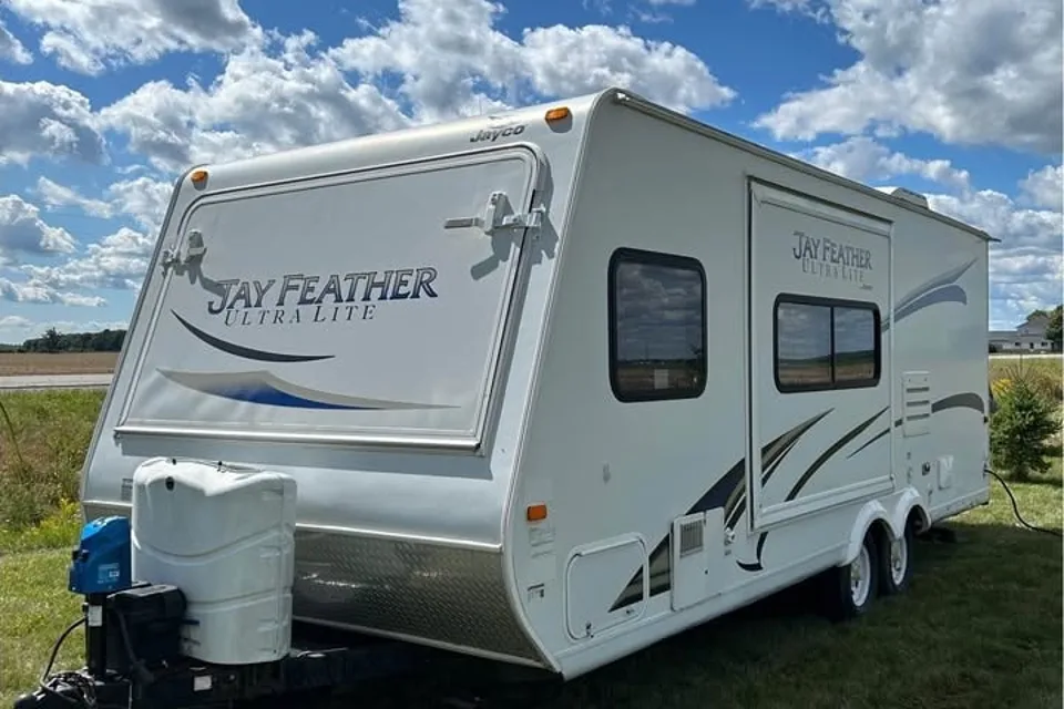 Brad's Jayco Jay Feather Hybrid