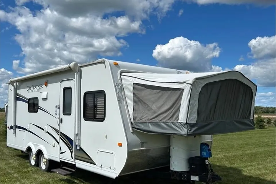 Brad's Jayco Jay Feather Hybrid