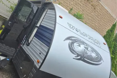 Leo's Wolf Wolf Pup 2022 16ft Travel Trailer