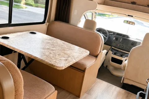 Perfect Couple or Small Family Getaway! 2021 FourWinds with standard DL