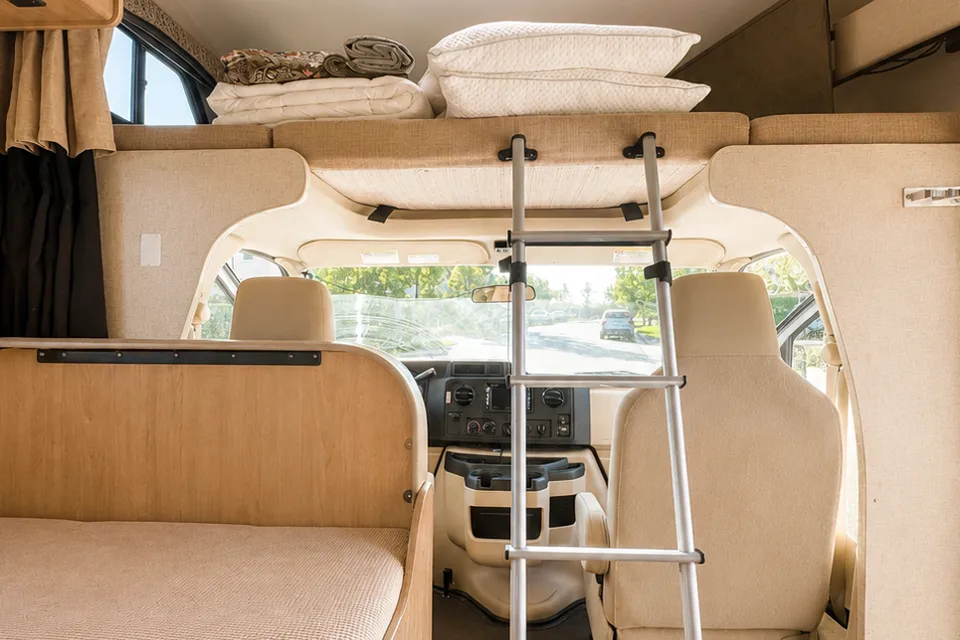 Perfect Couple or Small Family Getaway! 2021 FourWinds with standard DL
