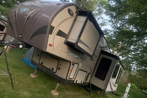 Flagstaff fifthwheel