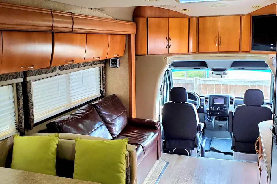 MERCEDES  SPRINTER " DORADO " Class C